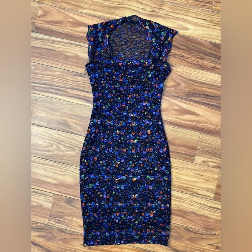 Lace midi dress